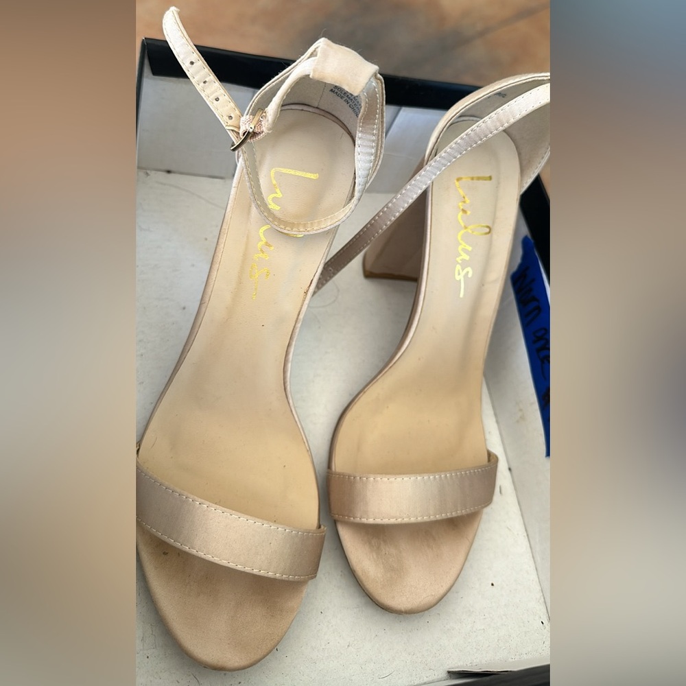 Lulus Satin Champagne 🍾 Wedge Heels 6.5